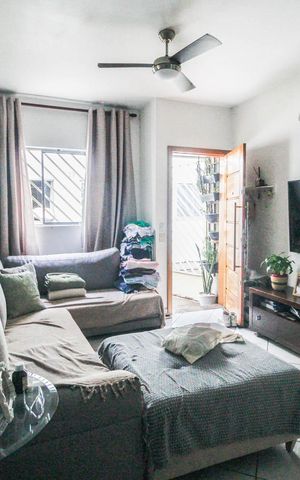Casa de condomínio à venda com 75m², 2 quartos e 1 vaga Casa de condomínio à venda com 75m², 2 quartos e 1 vagaSala