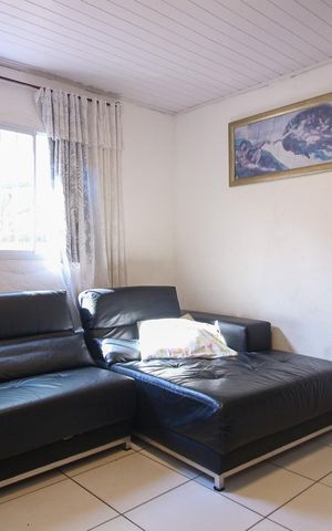 Casa à venda com 250m², 5 quartos e 3 vagas Casa à venda com 250m², 5 quartos e 3 vagasSala 1