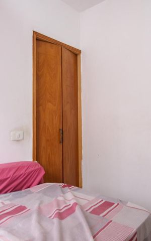 Casa à venda com 250m², 5 quartos e 3 vagas Casa à venda com 250m², 5 quartos e 3 vagasQuarto 4