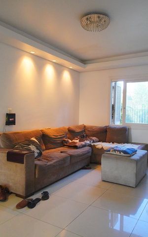 Casa para alugar com 241m², 3 quartos e 2 vagasSala