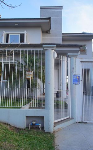 Casa para alugar com 241m², 3 quartos e 2 vagasFachada