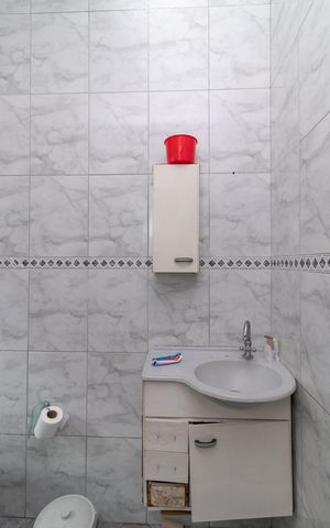 Casa à venda com 100m², 3 quartos e 1 vagaBanheiro 2