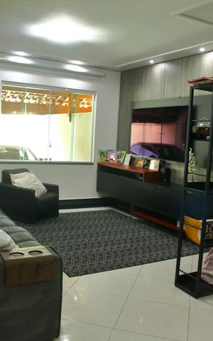 Casa à venda com 134m², 3 quartos e 4 vagasSala