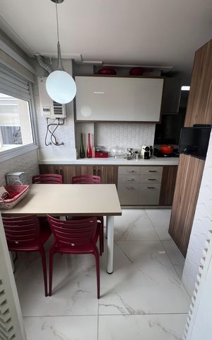 Apartamento à venda com 109m², 3 quartos e 2 vagas Apartamento à venda com 109m², 3 quartos e 2 vagasCozinha
