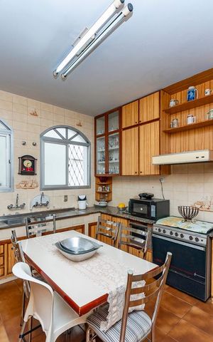 Casa para alugar com 380m², 6 quartos e 3 vagas Casa para alugar com 380m², 6 quartos e 3 vagasCozinha
