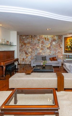 Casa para alugar com 380m², 6 quartos e 3 vagas Casa para alugar com 380m², 6 quartos e 3 vagasSala 1