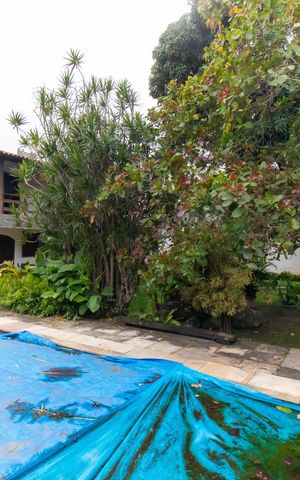 Casa à venda com 290m², 4 quartos e 2 vagas Casa à venda com 290m², 4 quartos e 2 vagasÁrea externa