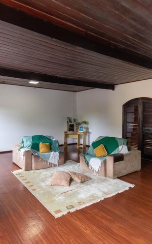 Casa à venda com 290m², 4 quartos e 2 vagas Casa à venda com 290m², 4 quartos e 2 vagasSala 2