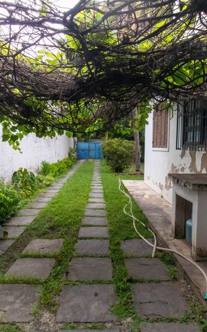Casa à venda com 290m², 4 quartos e 2 vagas Casa à venda com 290m², 4 quartos e 2 vagasÁrea externa