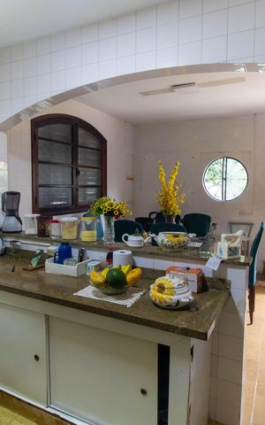 Casa à venda com 290m², 4 quartos e 2 vagas Casa à venda com 290m², 4 quartos e 2 vagasCozinha