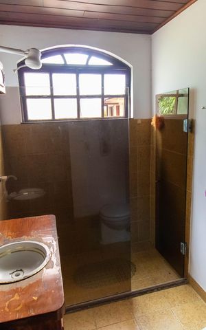 Casa à venda com 290m², 4 quartos e 2 vagas Casa à venda com 290m², 4 quartos e 2 vagasBanheiro da Suíte 4
