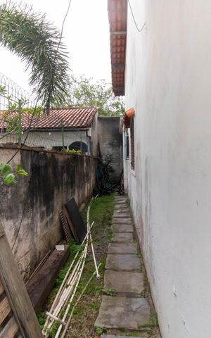 Casa à venda com 290m², 4 quartos e 2 vagas Casa à venda com 290m², 4 quartos e 2 vagasÁrea externa