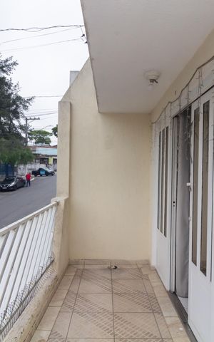 Casa à venda com 220m², 3 quartos e 2 vagas Casa à venda com 220m², 3 quartos e 2 vagasVaranda Sala