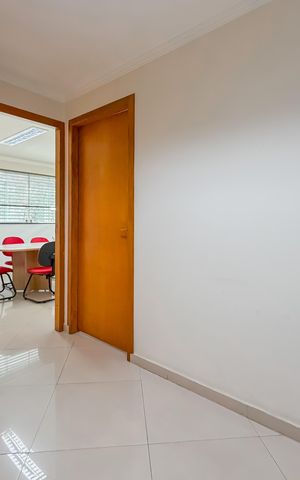 Casa para alugar com 350m², 7 quartos e 8 vagas Casa para alugar com 350m², 7 quartos e 8 vagasCorredor 1