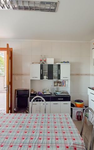 Casa para alugar com 350m², 7 quartos e 8 vagas Casa para alugar com 350m², 7 quartos e 8 vagasCozinha