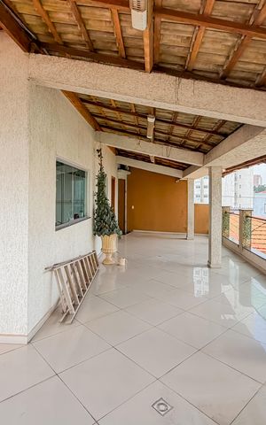 Casa para alugar com 350m², 7 quartos e 8 vagas Casa para alugar com 350m², 7 quartos e 8 vagasTerraço
