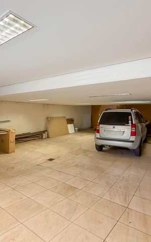 Casa para alugar com 350m², 7 quartos e 8 vagas Casa para alugar com 350m², 7 quartos e 8 vagasGaragem