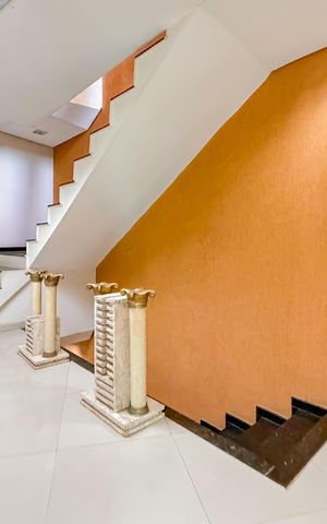 Casa para alugar com 350m², 7 quartos e 8 vagas Casa para alugar com 350m², 7 quartos e 8 vagasCorredor 2