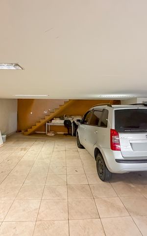 Casa para alugar com 350m², 7 quartos e 8 vagas Casa para alugar com 350m², 7 quartos e 8 vagasGaragem