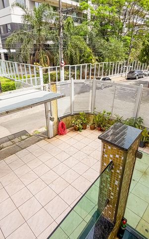Casa para alugar com 350m², 7 quartos e 8 vagas Casa para alugar com 350m², 7 quartos e 8 vagasEntrada