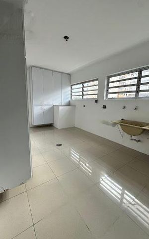 Casa à venda com 280m², 5 quartos e 6 vagas