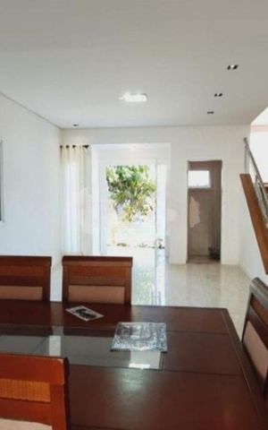 Casa à venda com 285m², 3 quartos e 2 vagas
