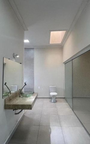 Casa à venda com 300m², 3 quartos e 2 vagas