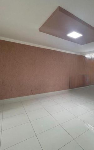 Casa à venda com 300m², 3 quartos e 2 vagas