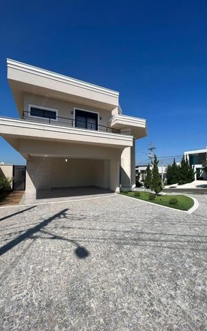 Casa à venda com 315m², 4 quartos e 4 vagas