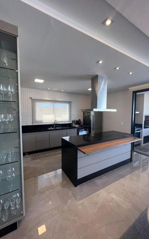 Casa à venda com 315m², 4 quartos e 4 vagas