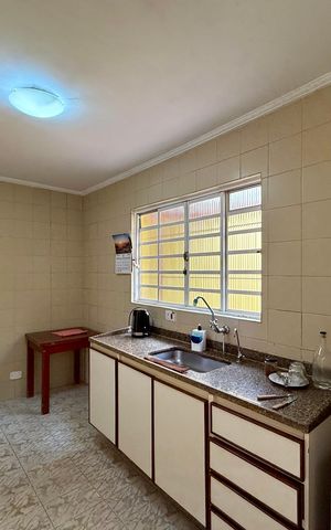Casa para alugar com 160m², 4 quartos e 2 vagas Casa para alugar com 160m², 4 quartos e 2 vagasCozinha