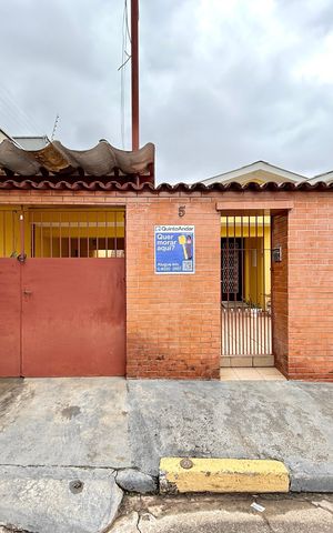 Casa para alugar com 160m², 4 quartos e 2 vagas Casa para alugar com 160m², 4 quartos e 2 vagasFachada