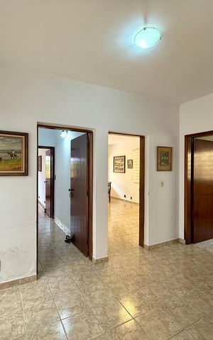 Casa para alugar com 160m², 4 quartos e 2 vagas Casa para alugar com 160m², 4 quartos e 2 vagasCorredor Quartos