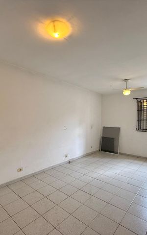 Casa para alugar com 160m², 4 quartos e 2 vagas Casa para alugar com 160m², 4 quartos e 2 vagasSuíte