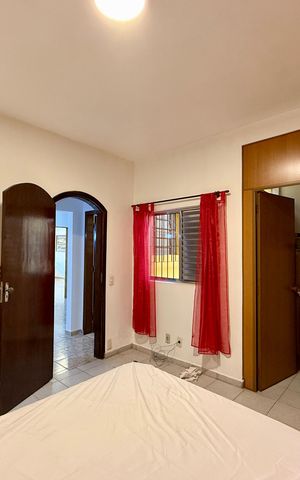 Casa para alugar com 160m², 4 quartos e 2 vagas Casa para alugar com 160m², 4 quartos e 2 vagasQuarto 1