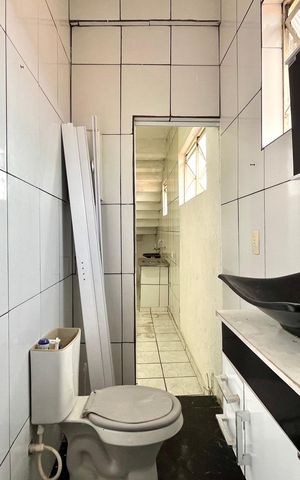 Casa para alugar com 36m², 1 quarto e sem vaga Casa para alugar com 36m², 1 quarto e sem vagaBanheiro Social