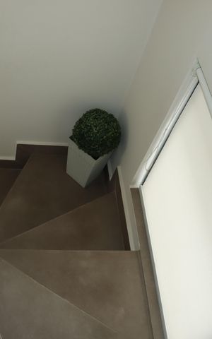 Casa de condomínio para alugar com 177m², 2 quartos e 2 vagasEscada