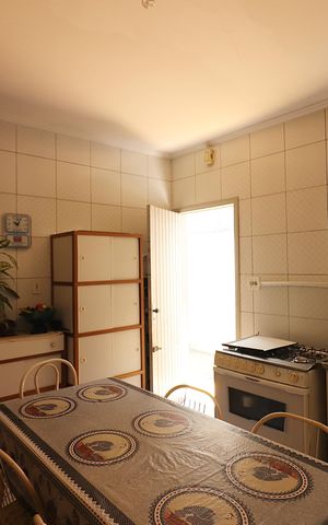 Casa à venda com 180m², 3 quartos e 4 vagasCozinha 