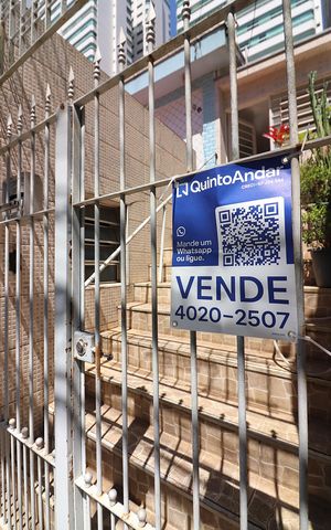 Casa à venda com 180m², 3 quartos e 4 vagasPlaca