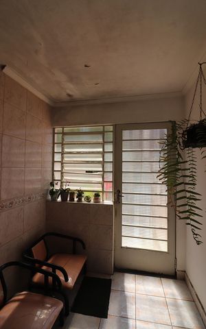 Casa à venda com 180m², 3 quartos e 4 vagasHall social