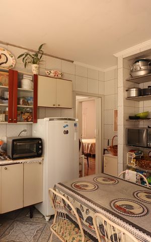 Casa à venda com 180m², 3 quartos e 4 vagasCozinha 