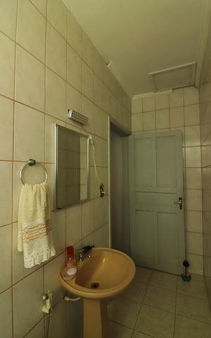 Casa à venda com 180m², 3 quartos e 4 vagasBanheiro Social