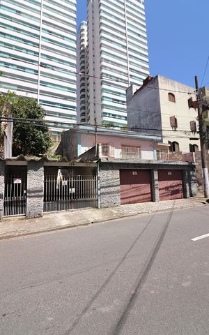 Casa à venda com 180m², 3 quartos e 4 vagasFachada 