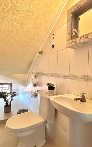 Casa à venda com 128m², 3 quartos e 4 vagas Casa à venda com 128m², 3 quartos e 4 vagasLavabo