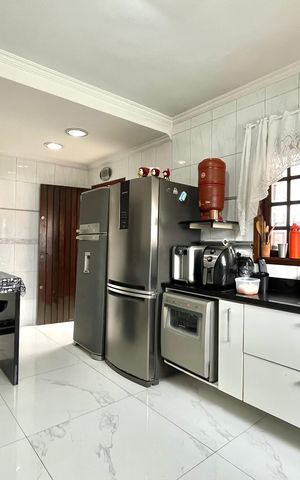 Casa à venda com 128m², 3 quartos e 4 vagas Casa à venda com 128m², 3 quartos e 4 vagasCozinha
