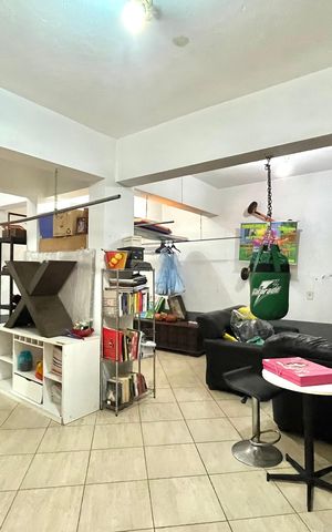 Casa à venda com 128m², 3 quartos e 4 vagas Casa à venda com 128m², 3 quartos e 4 vagasPorão