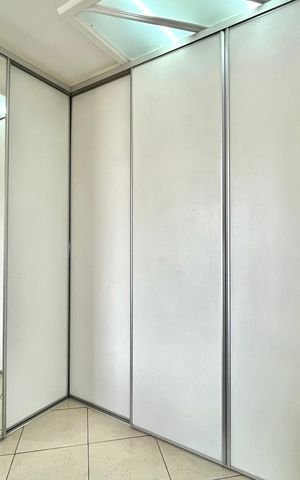 Casa à venda com 128m², 3 quartos e 4 vagas Casa à venda com 128m², 3 quartos e 4 vagasCloset da suíte