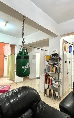 Casa à venda com 128m², 3 quartos e 4 vagas Casa à venda com 128m², 3 quartos e 4 vagasPorão