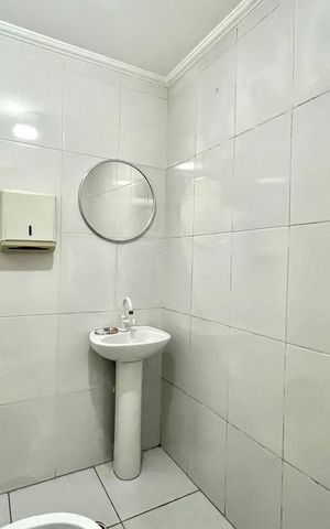 Casa à venda com 128m², 3 quartos e 4 vagas Casa à venda com 128m², 3 quartos e 4 vagasBanheiro do Porão