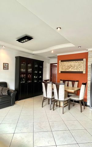 Casa à venda com 128m², 3 quartos e 4 vagas Casa à venda com 128m², 3 quartos e 4 vagasSala